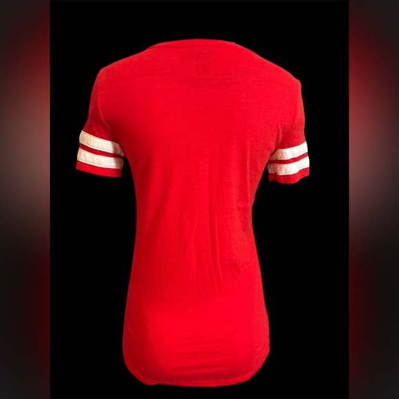 PINK Victoria’s Secret Santa I Know Him! Red sequins T-shirt Christmas - size XS - Picture 3 of 4